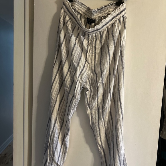 Light pants - Picture 3 of 4